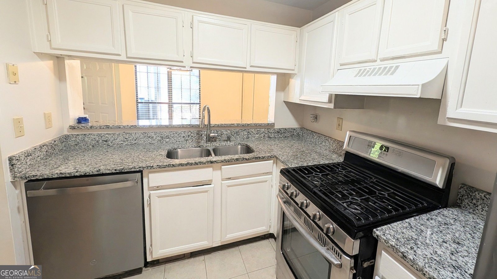 761 Windchase Lane Stone Mountain - Photo 12