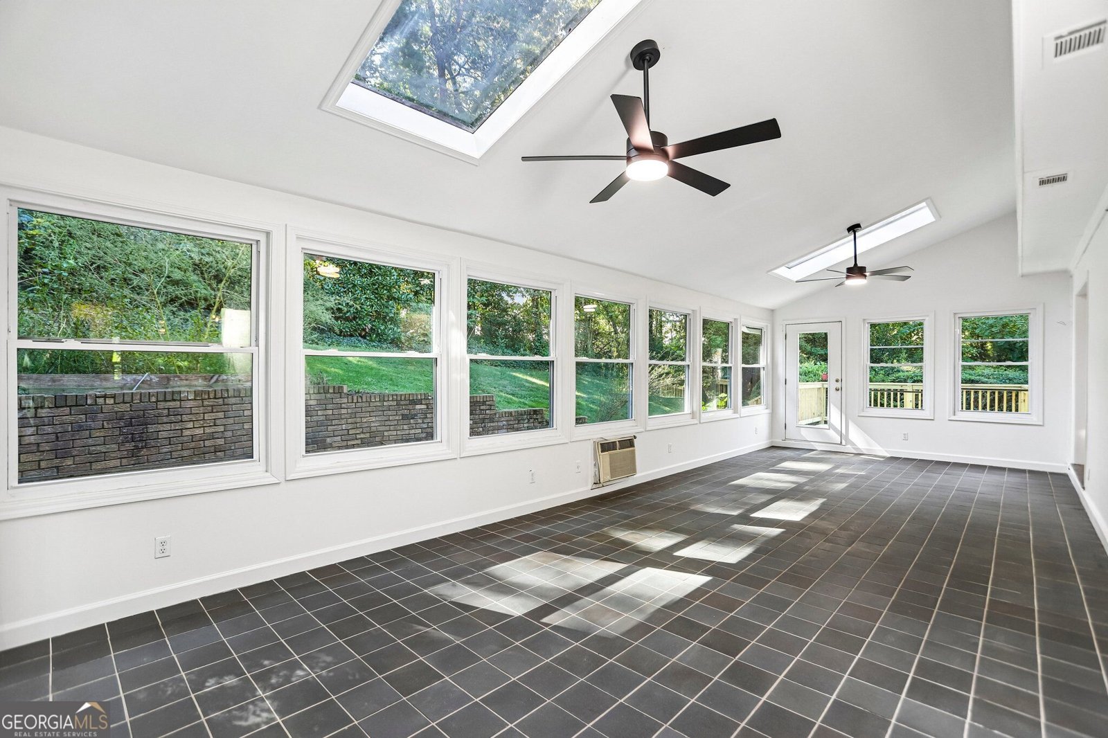 495 Wyncourtney Drive Sandy Springs - Photo 6