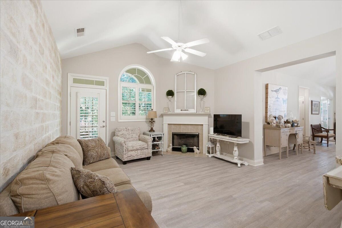 222 Orchards Circle Woodstock - Photo 11