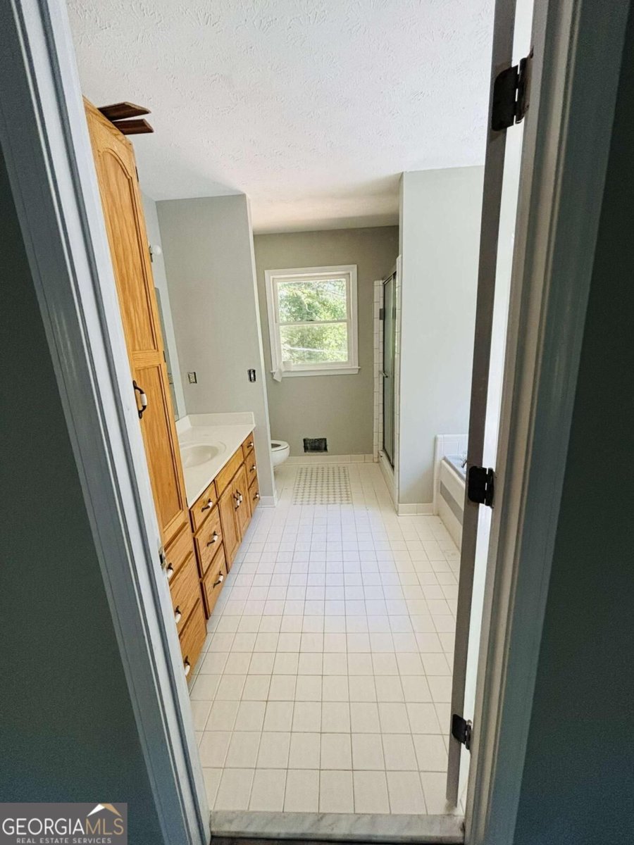 4715 Barnes Court Loganville - Photo 6