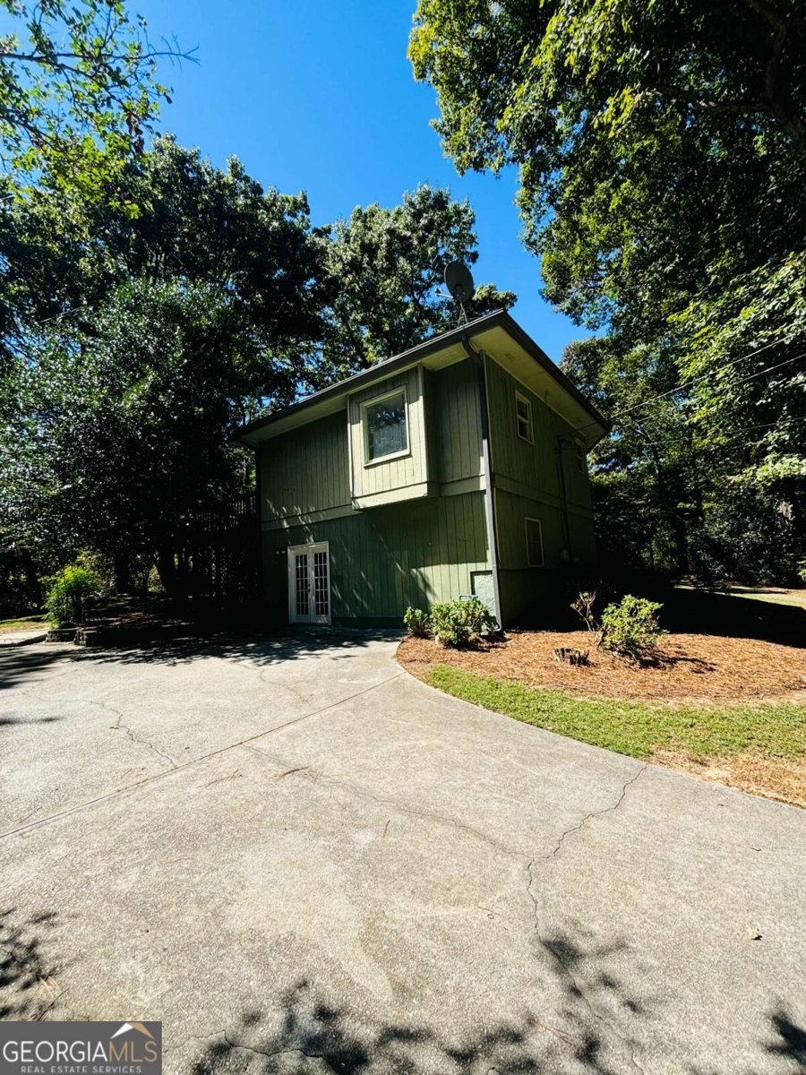 4715 Barnes Court Loganville - Photo 9