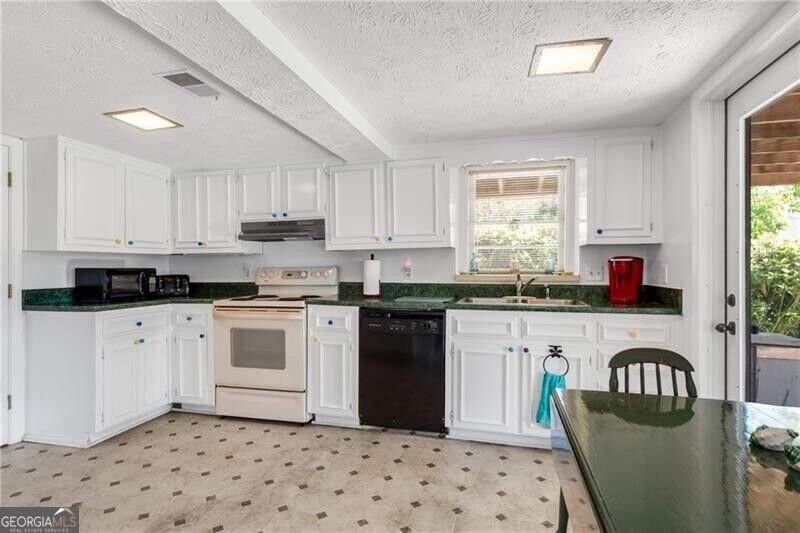 6381 Lakeview Drive Buford - Photo 18