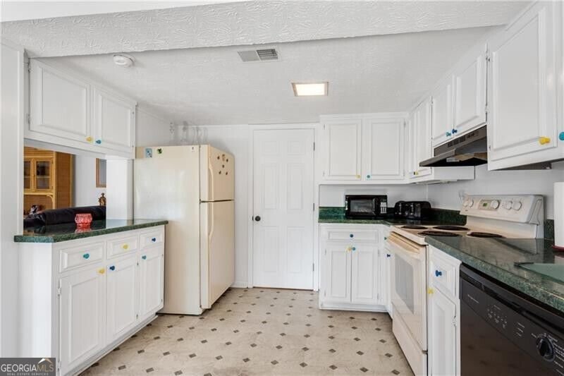 6381 Lakeview Drive Buford - Photo 20