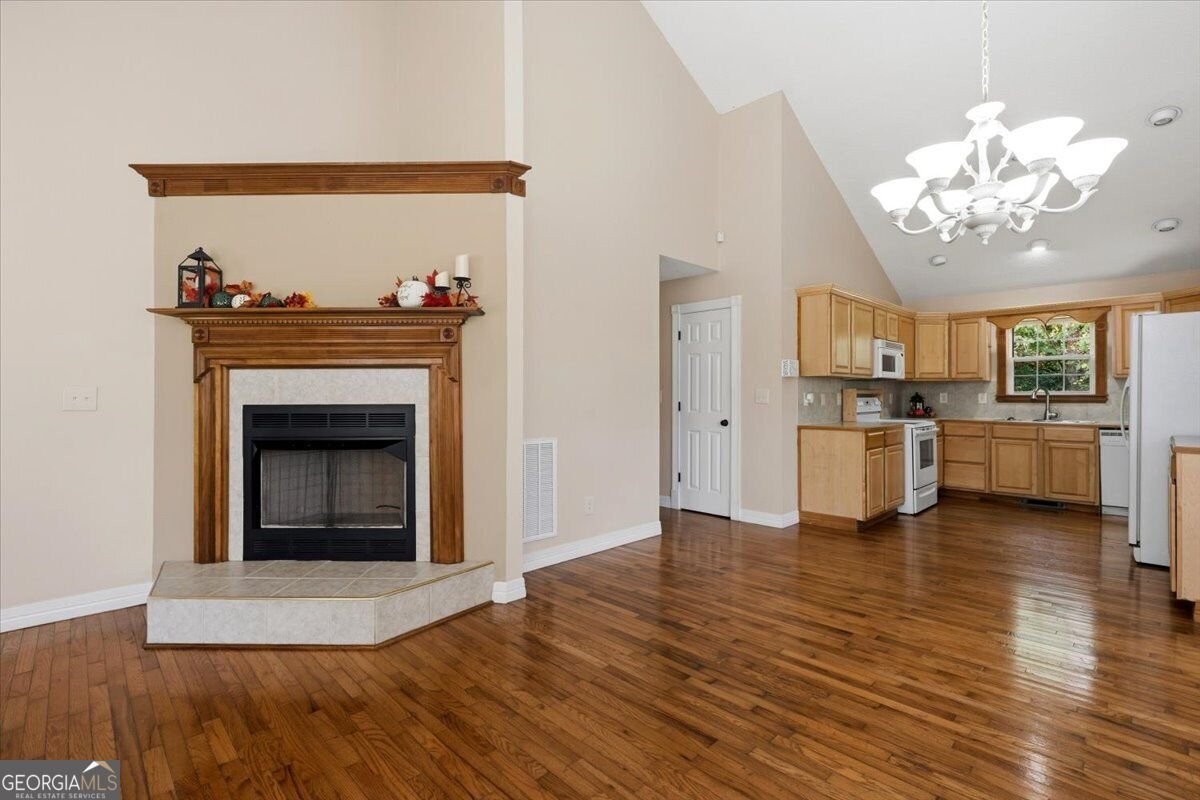 241 Graystone Pointe Drive Macon - Photo 11