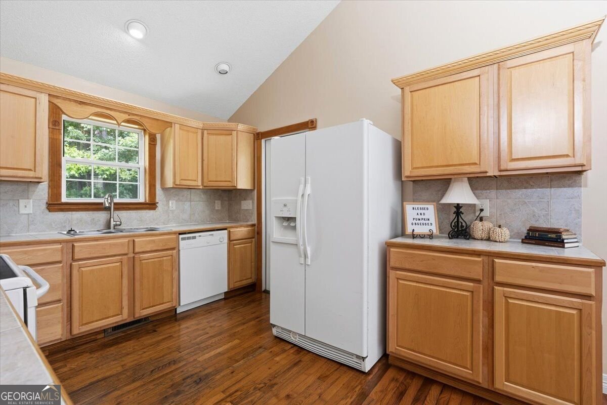 241 Graystone Pointe Drive Macon - Photo 14
