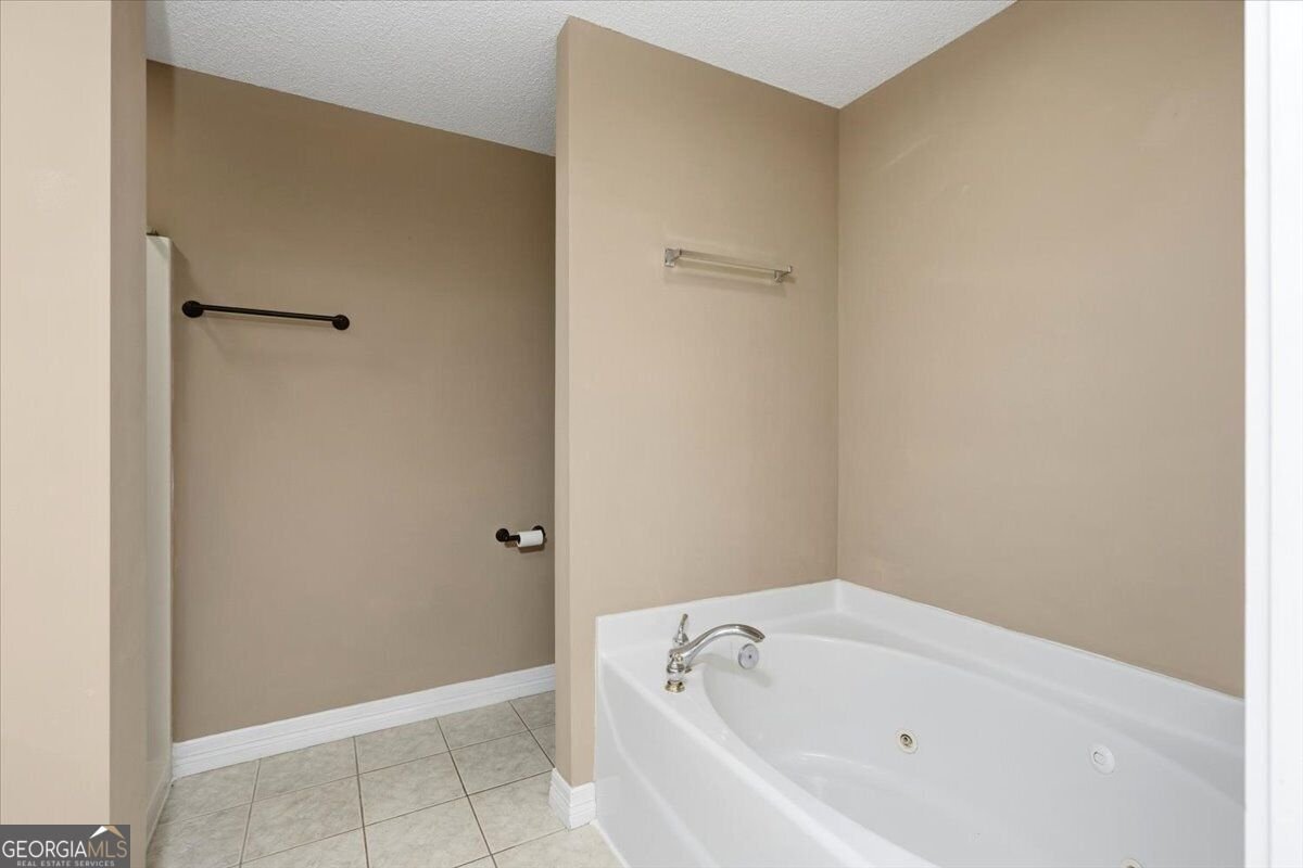 241 Graystone Pointe Drive Macon - Photo 19
