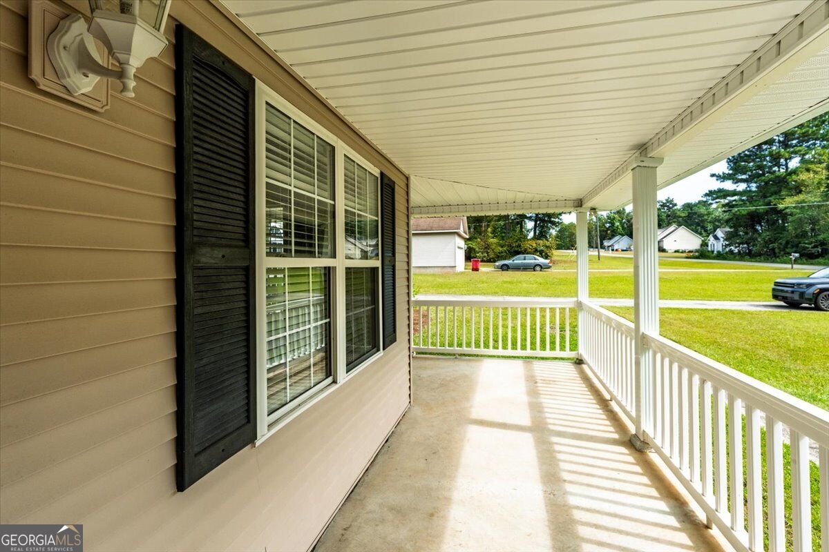 241 Graystone Pointe Drive Macon - Photo 6