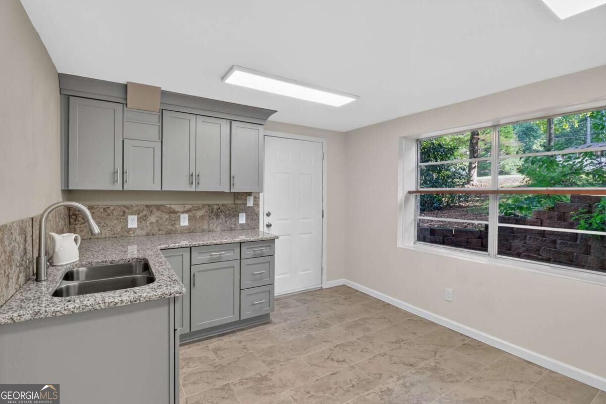 6245 Jones Road Atlanta - Photo 13