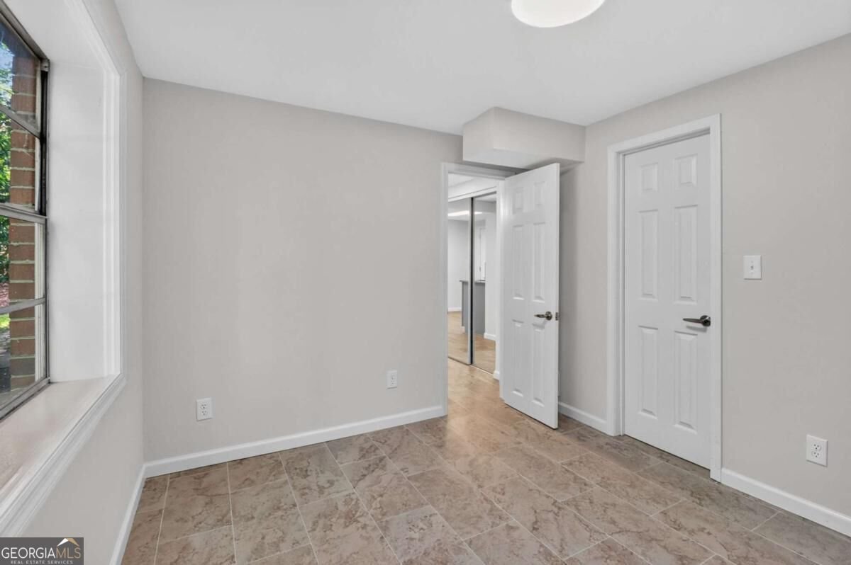 6245 Jones Road Atlanta - Photo 16