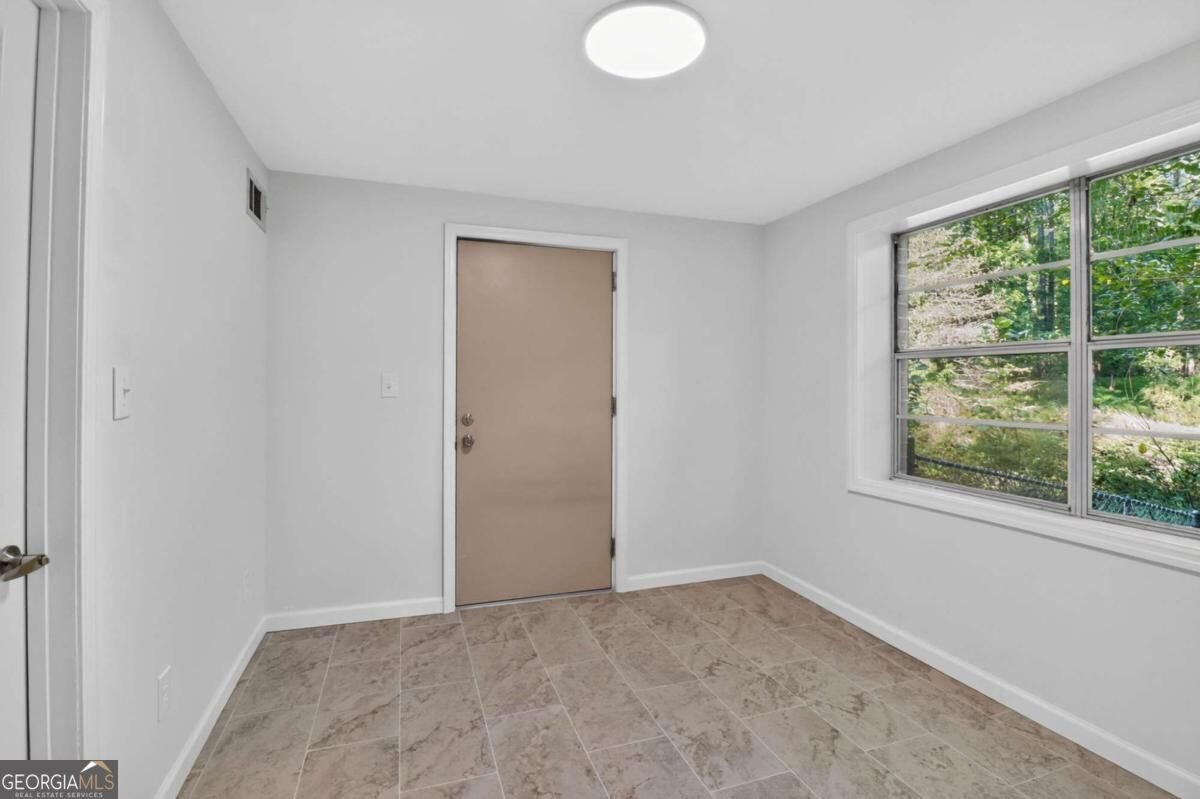 6245 Jones Road Atlanta - Photo 17
