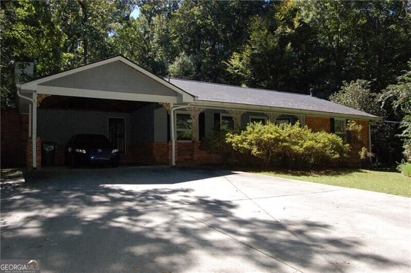 1054 Swathmore Drive Atlanta - main photo