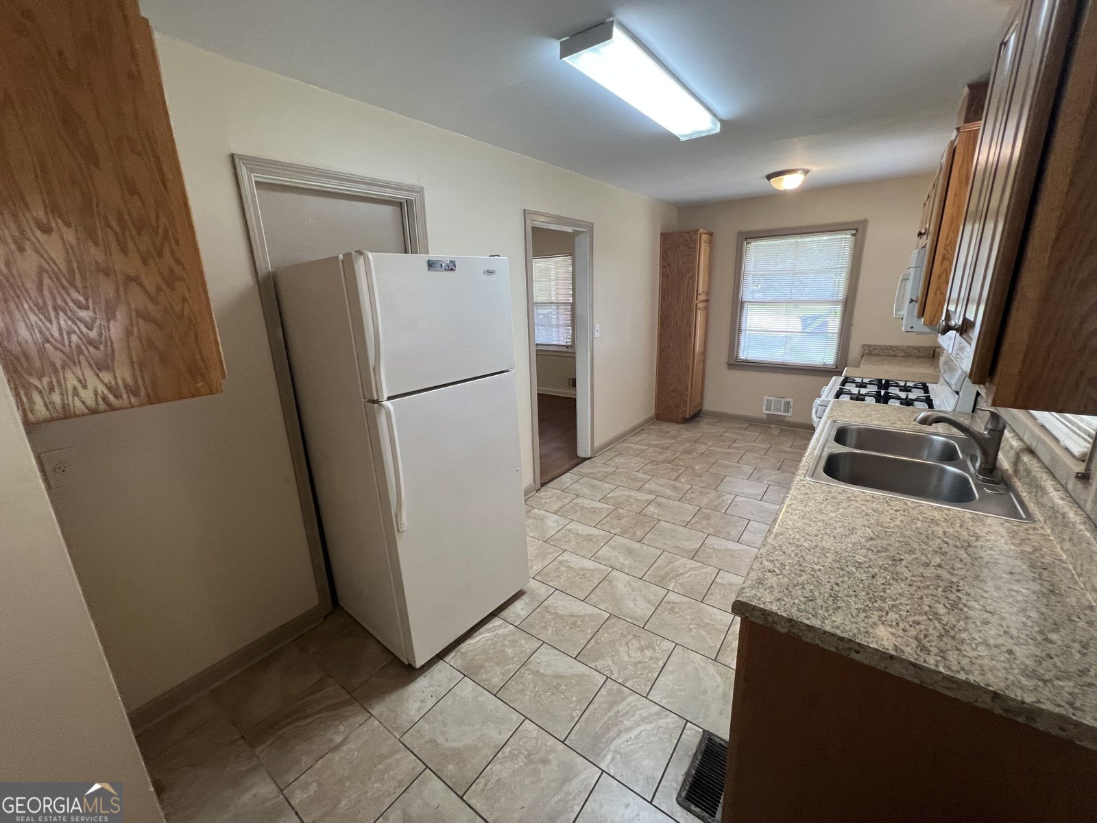 115 Charles Avenue Marietta - Photo 6