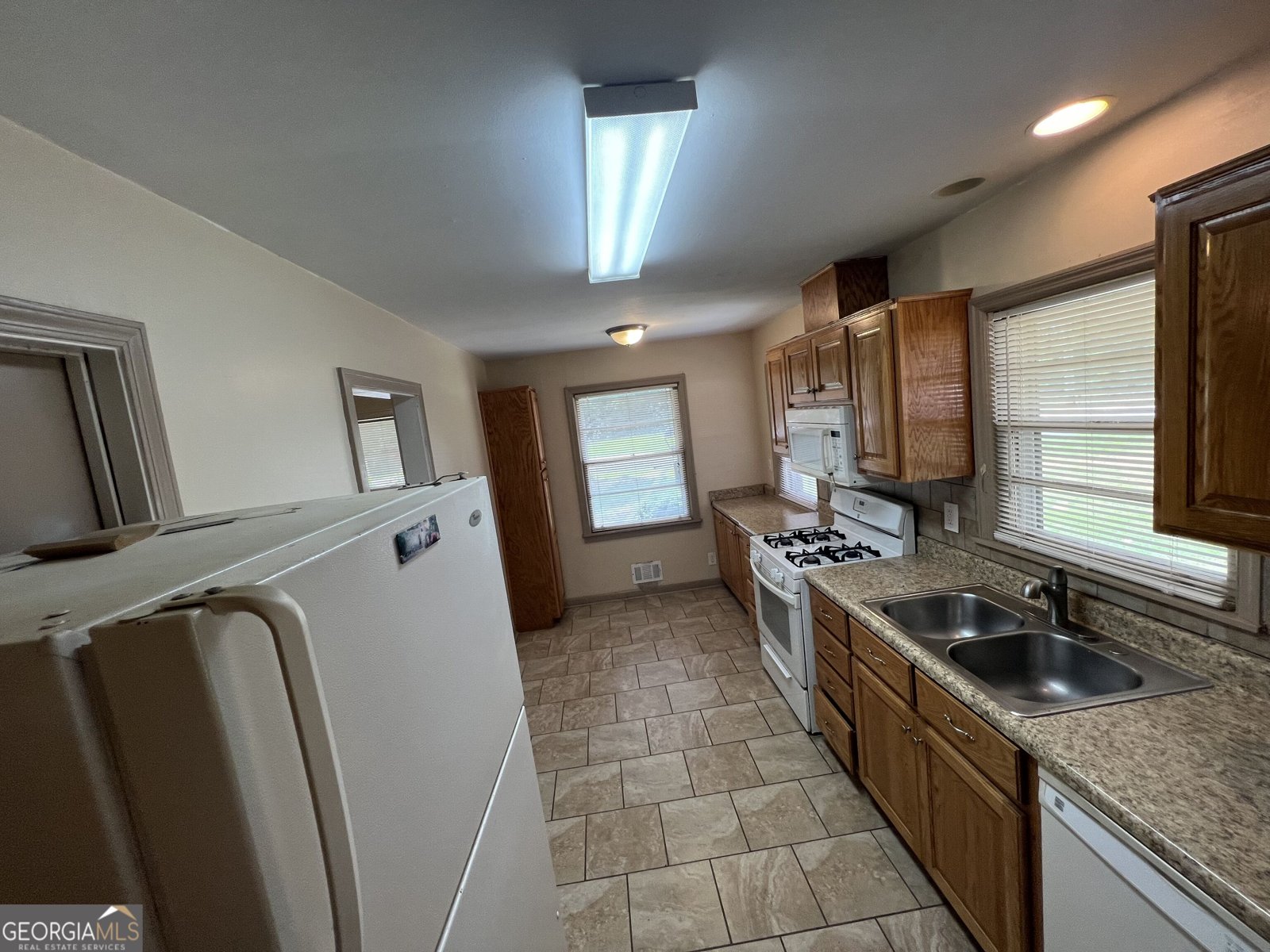 115 Charles Avenue Marietta - Photo 7