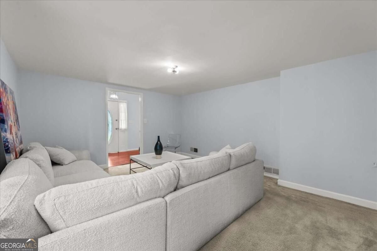 399 Emmett Street Riverdale - Photo 13
