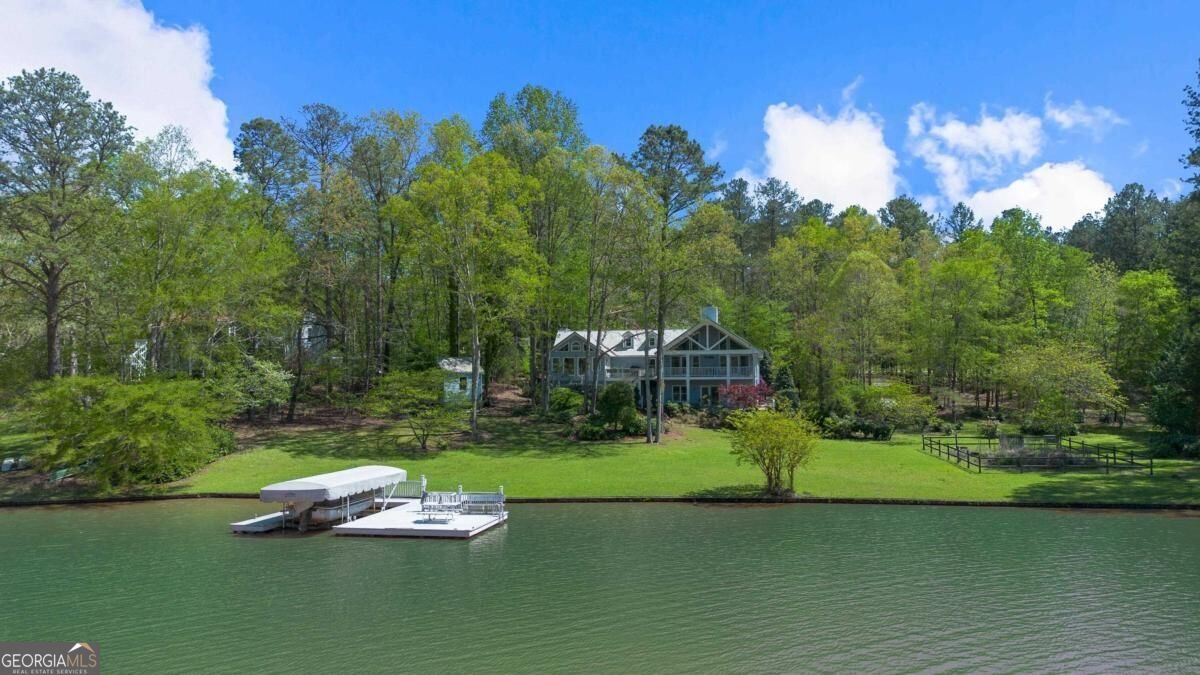 1320 Tal Lewis Road White Plains - main photo