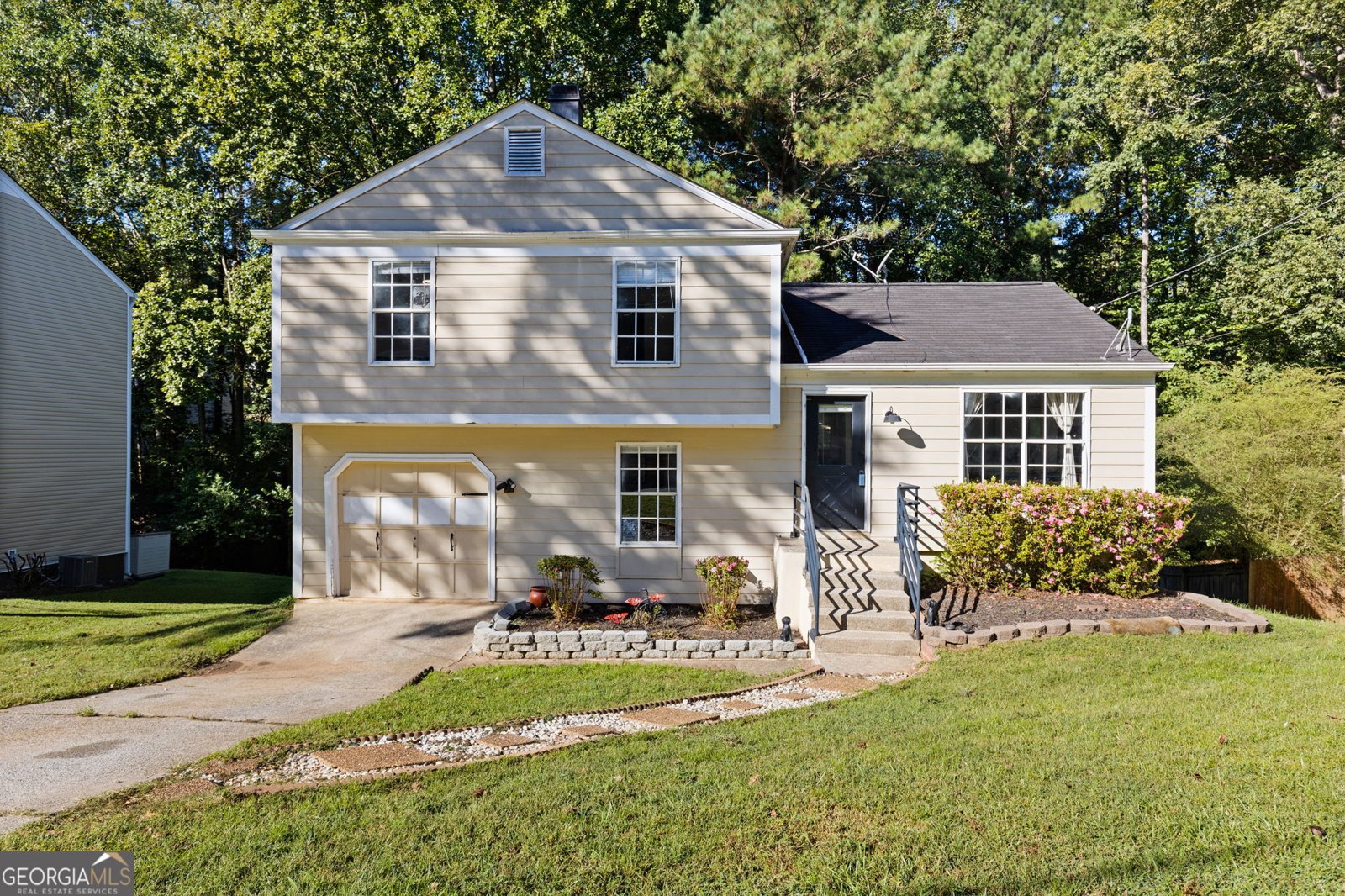 565 Indian Mill Court Alpharetta - main photo