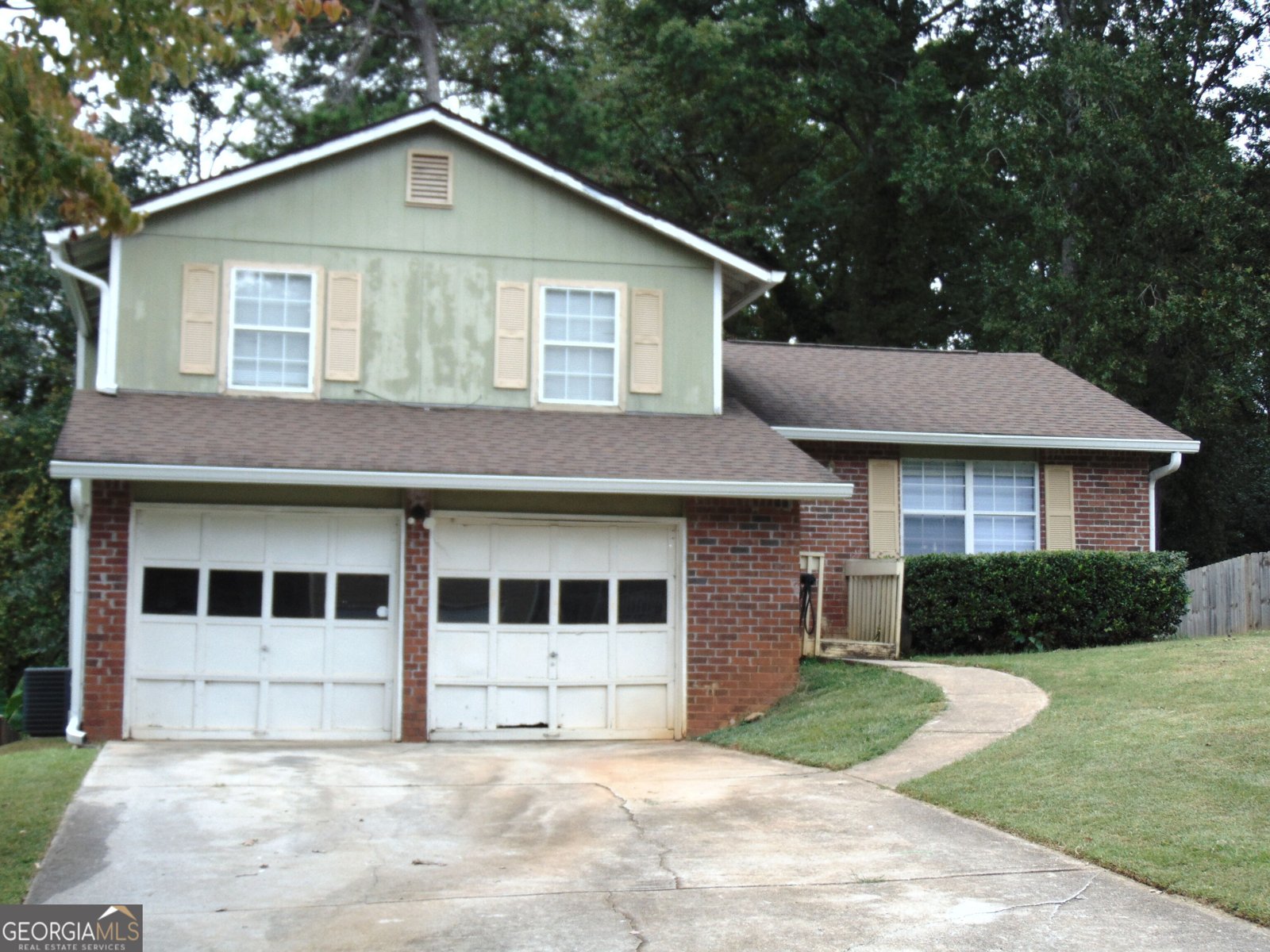 1187 Mannbrook Drive Stone Mountain - main photo