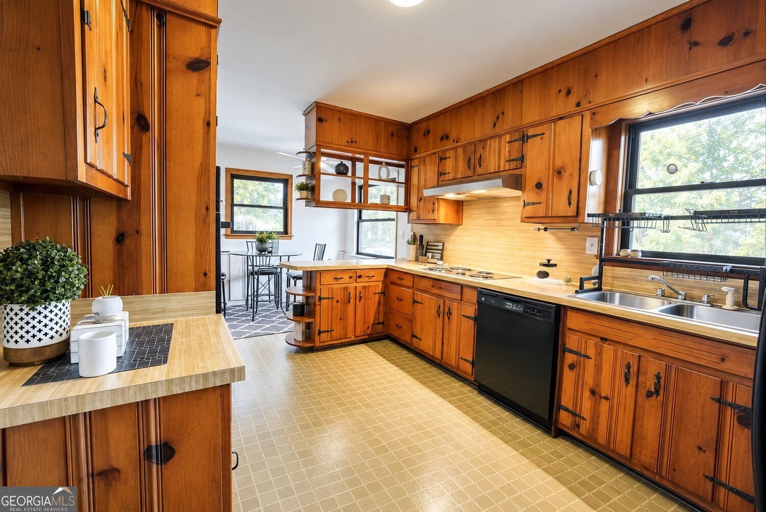 933 Rowland Street Clarkston - Photo 6