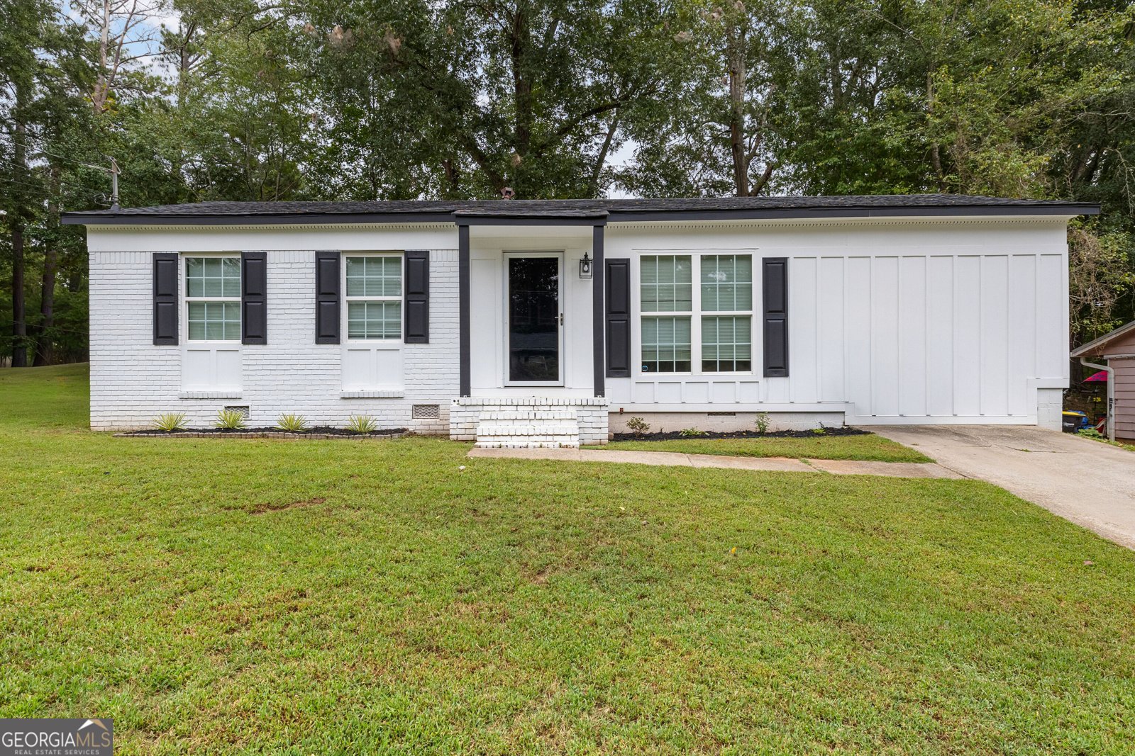 8 Westgate Park Drive Newnan - main photo