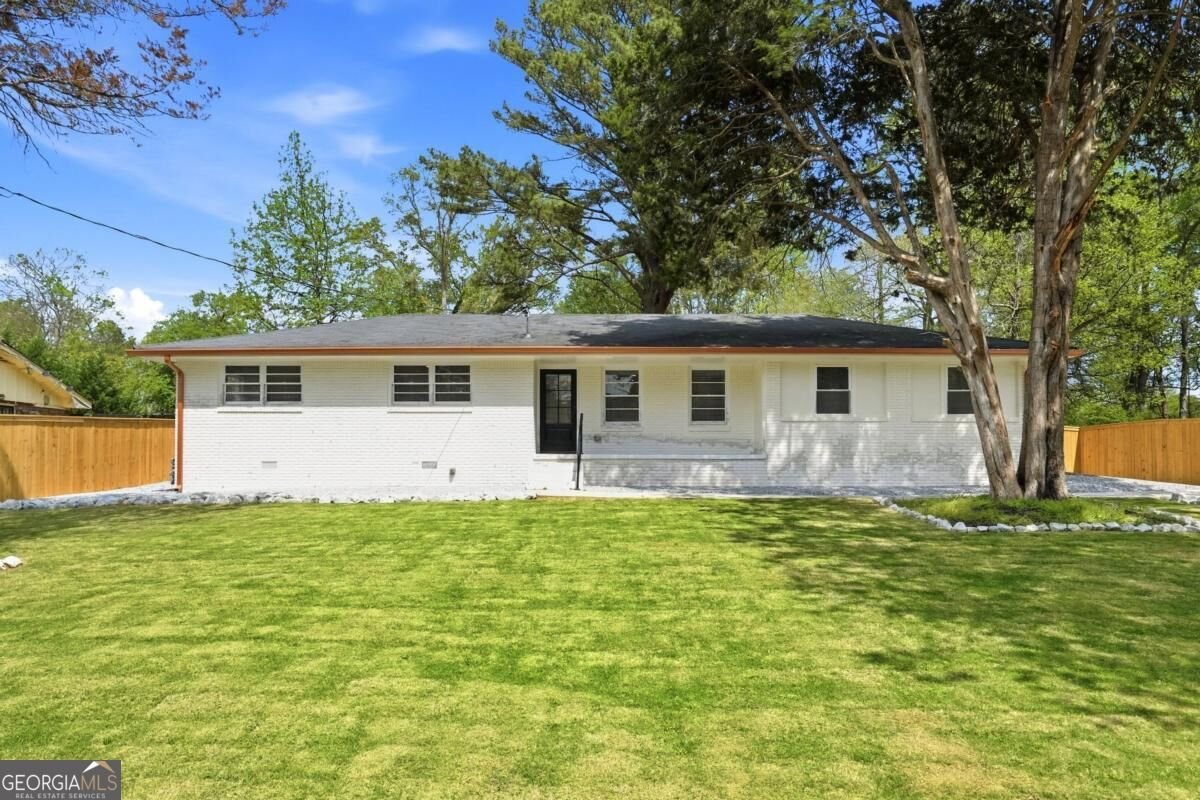 5542 Joeclay Drive Stone Mountain - main photo