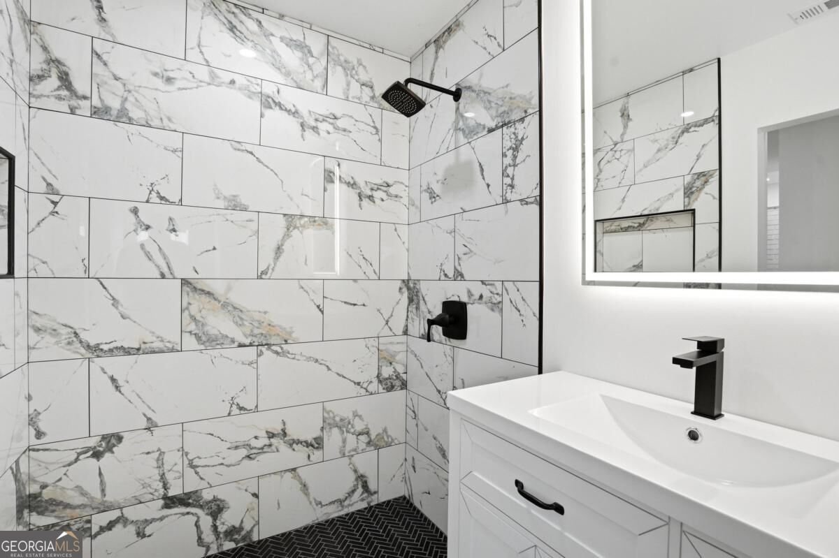 5542 Joeclay Drive Stone Mountain - Photo 15