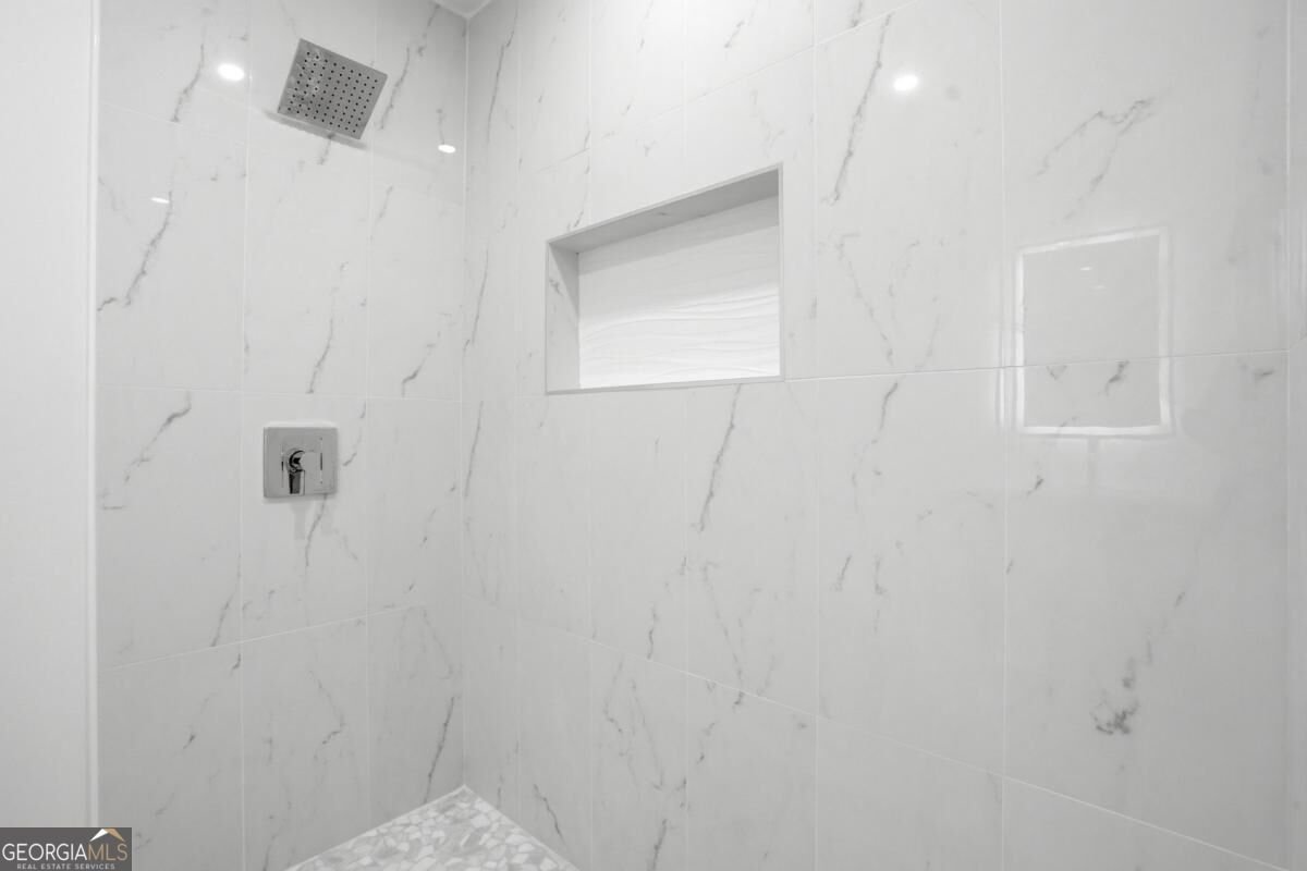 5542 Joeclay Drive Stone Mountain - Photo 18