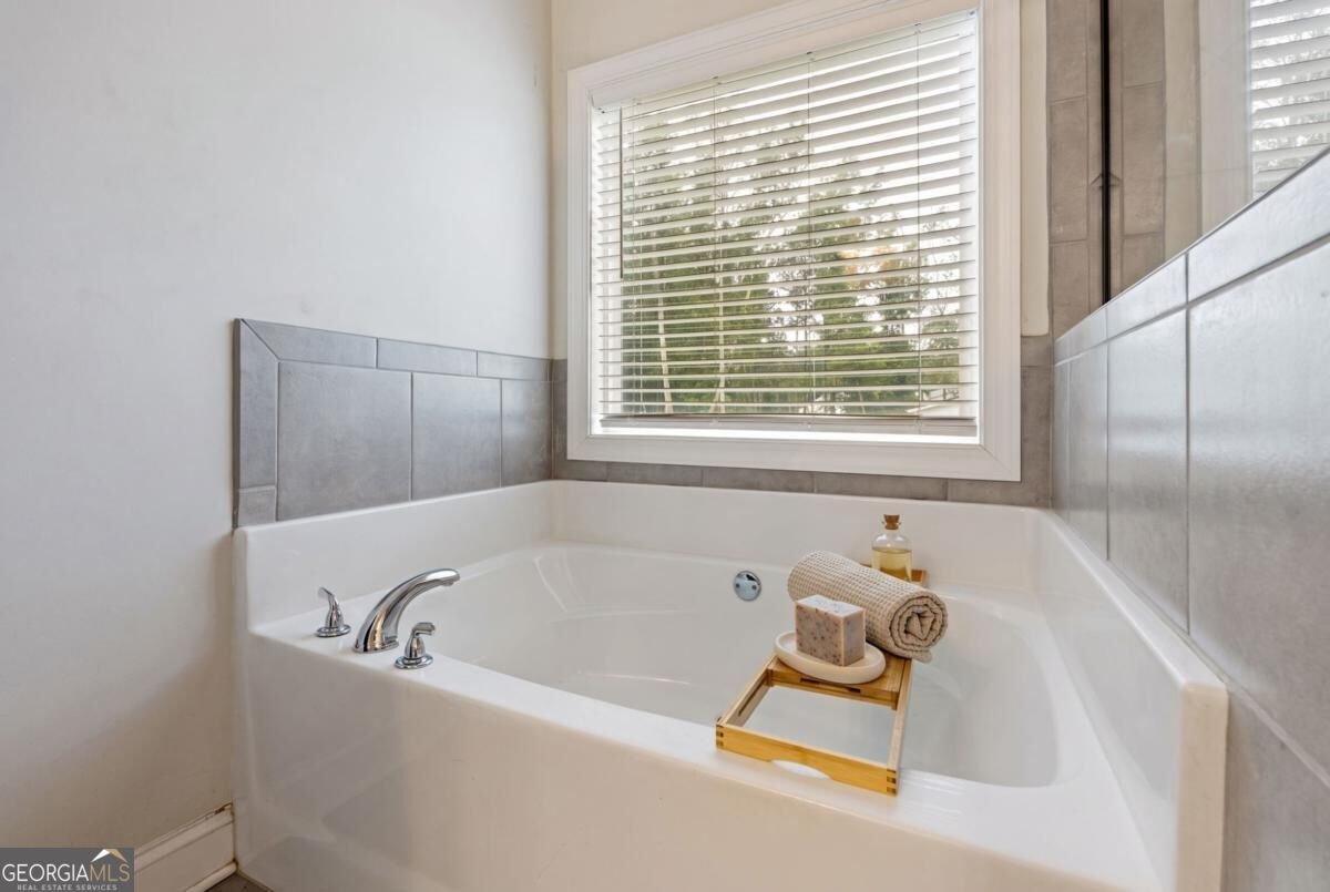223 Manor Drive Hull - Photo 12
