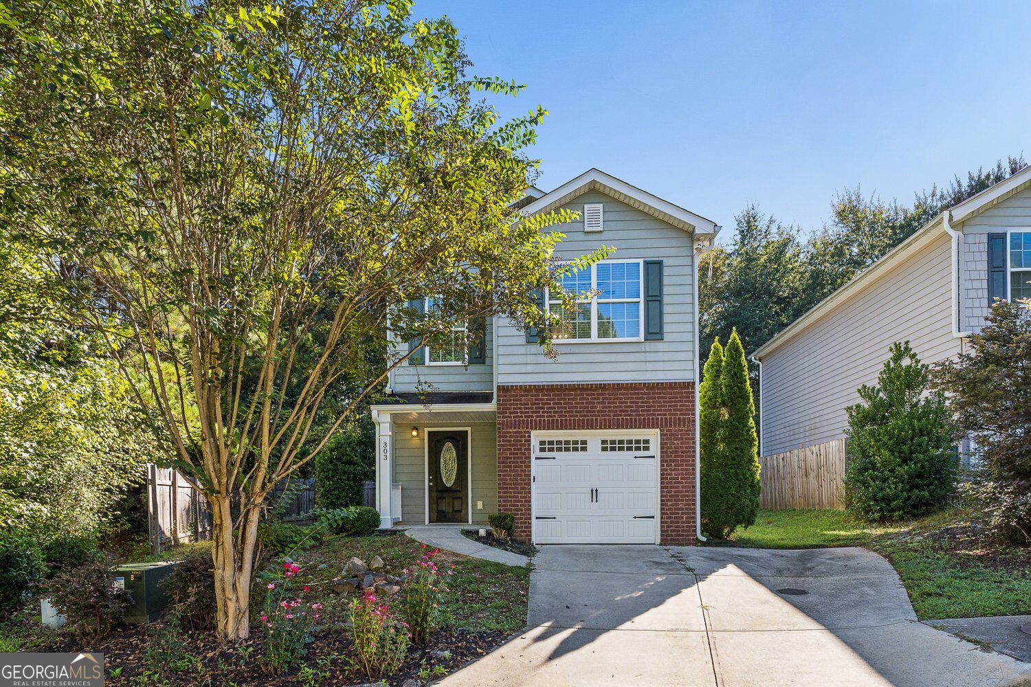 303 Village Chase Woodstock - main photo