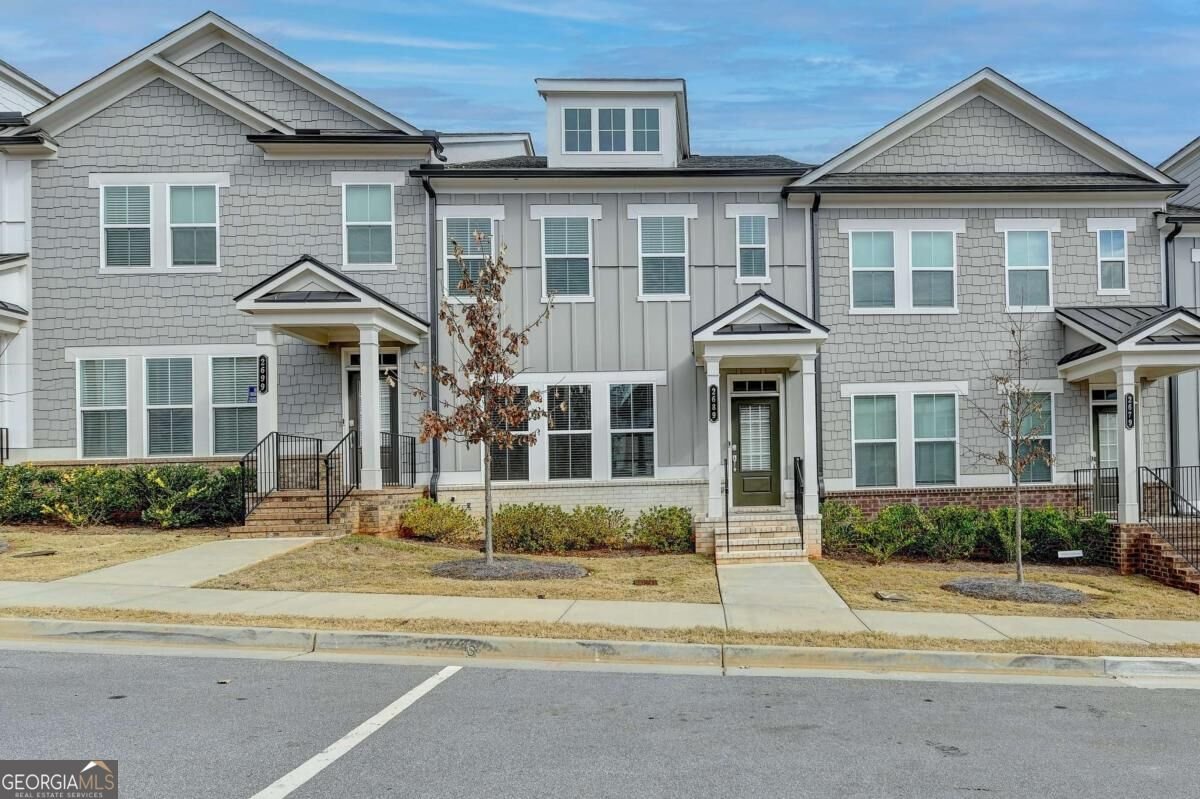 2689 Richmond Row Drive Suwanee - main photo