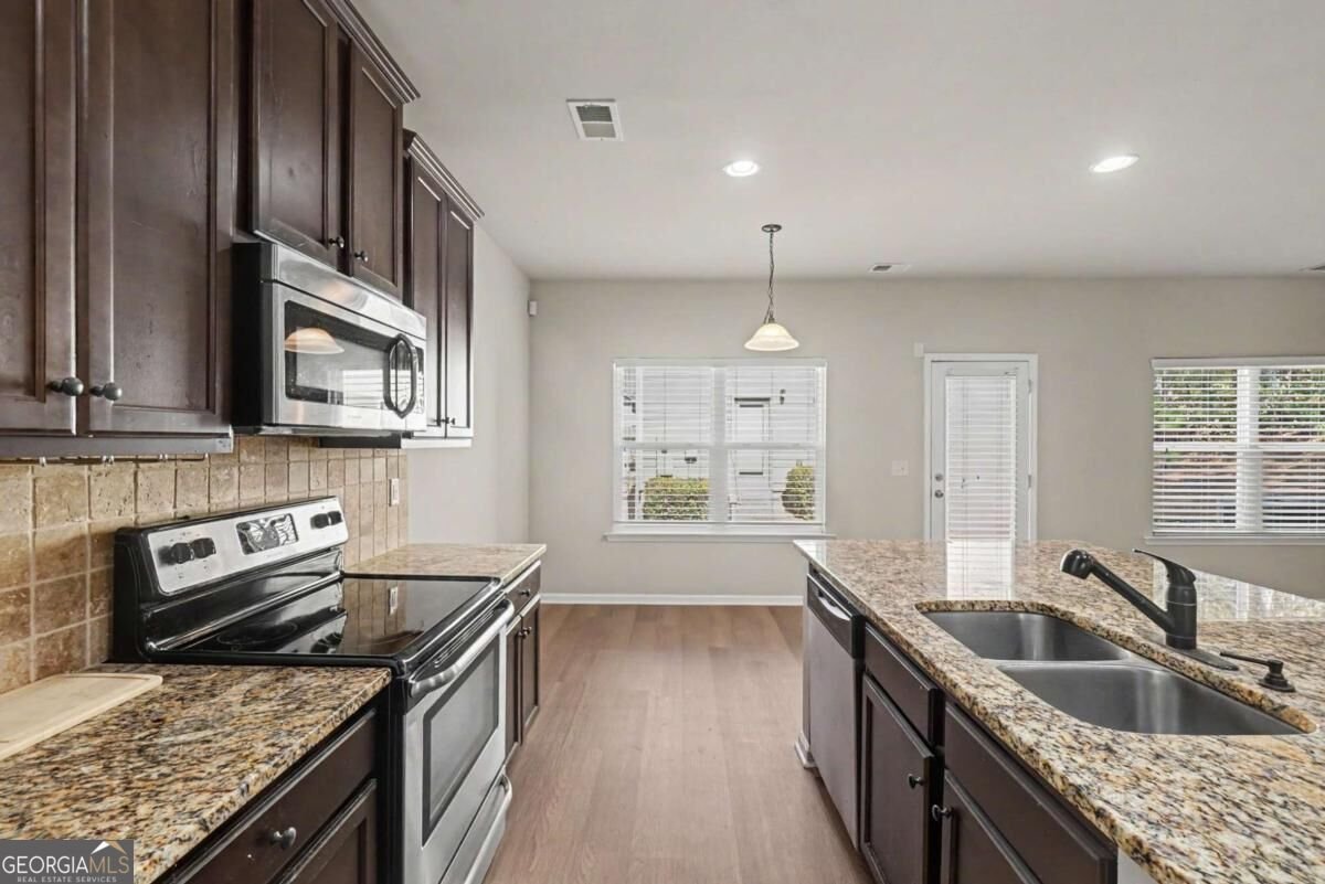 705 Barberry Drive Woodstock - Photo 8
