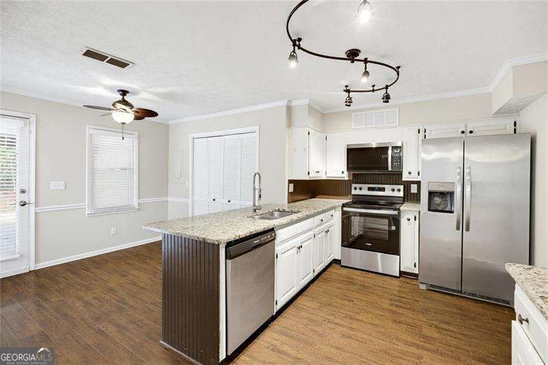 9158 Carroll Manor Drive Sandy Springs - Photo 13