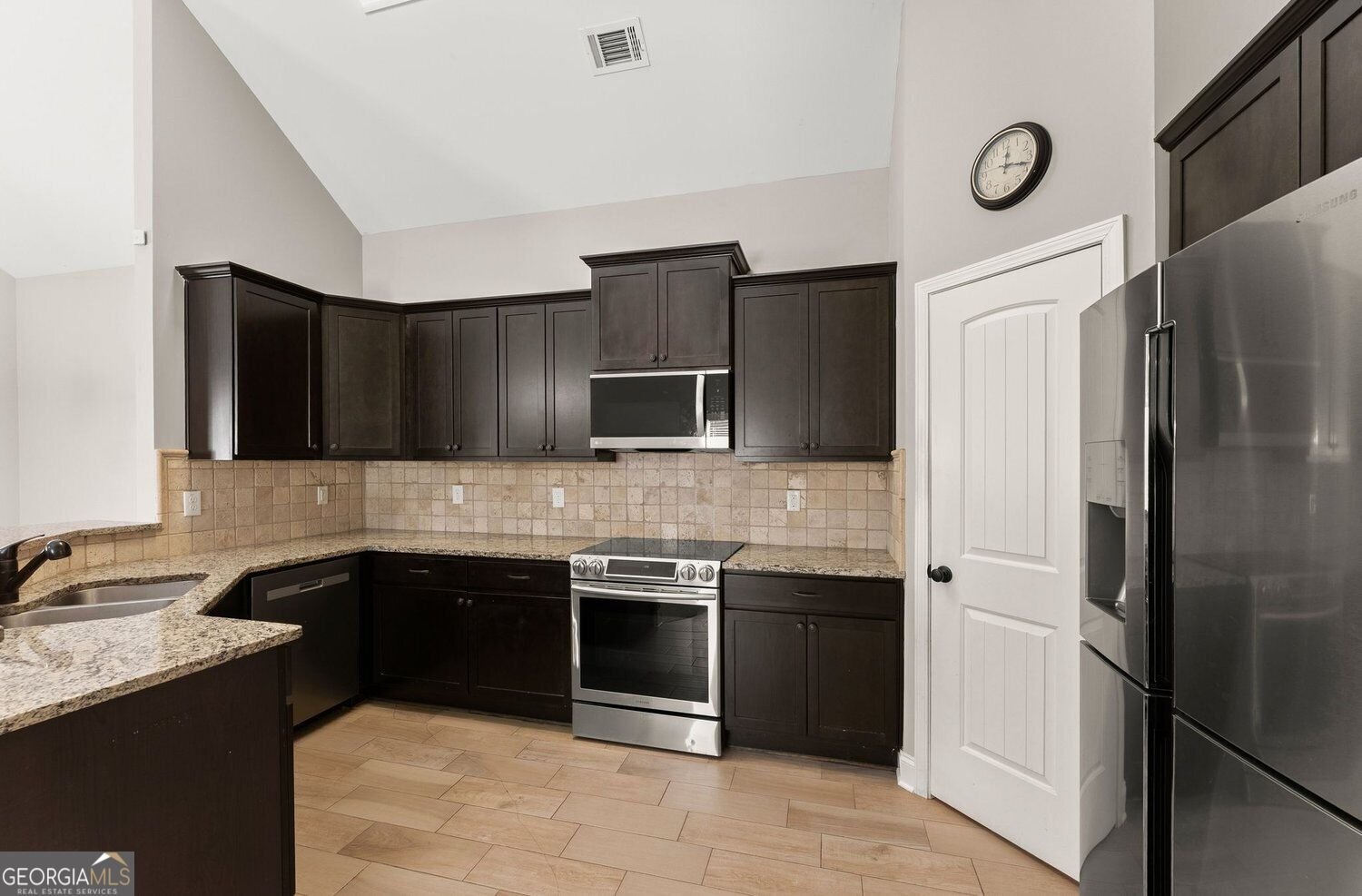 3588 Phoenix Cove Drive Gainesville - Photo 17