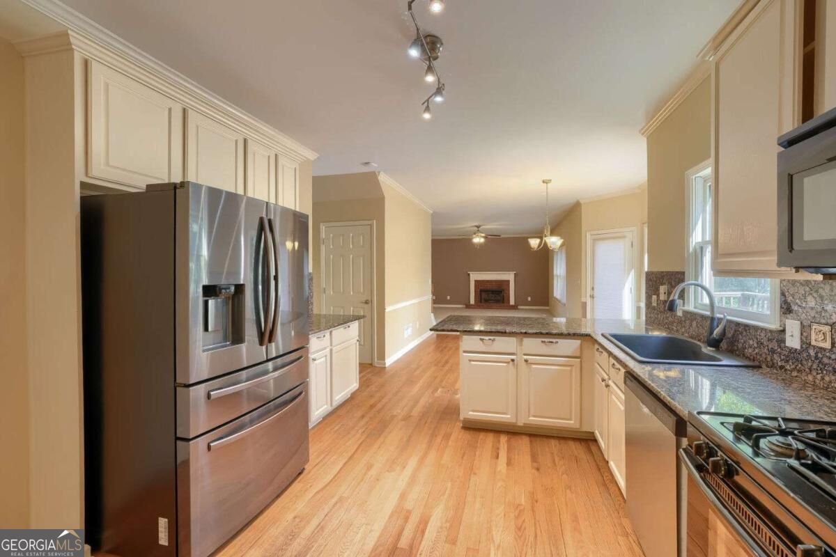 525 Sartain Court Johns Creek - Photo 10