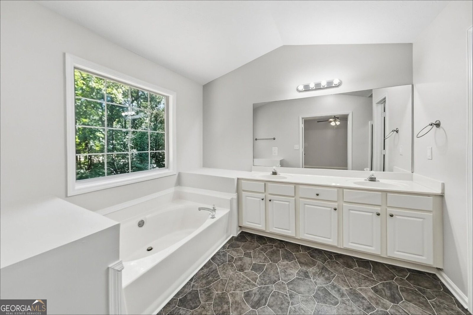 390 Oak Vista Court Lawrenceville - Photo 10