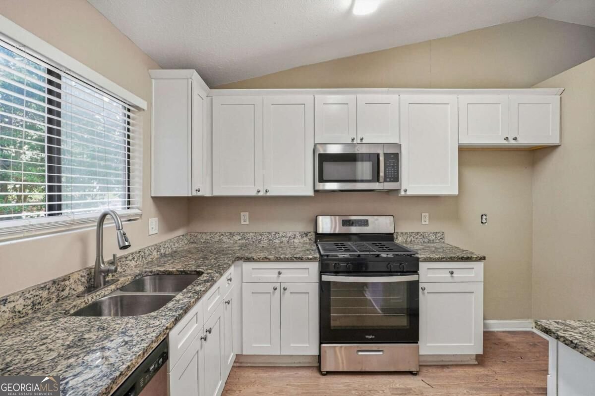 5130 Woodbridge Trail Stone Mountain - Photo 6