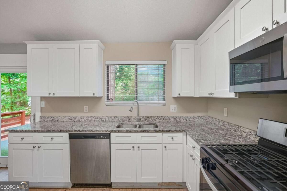 5130 Woodbridge Trail Stone Mountain - Photo 8