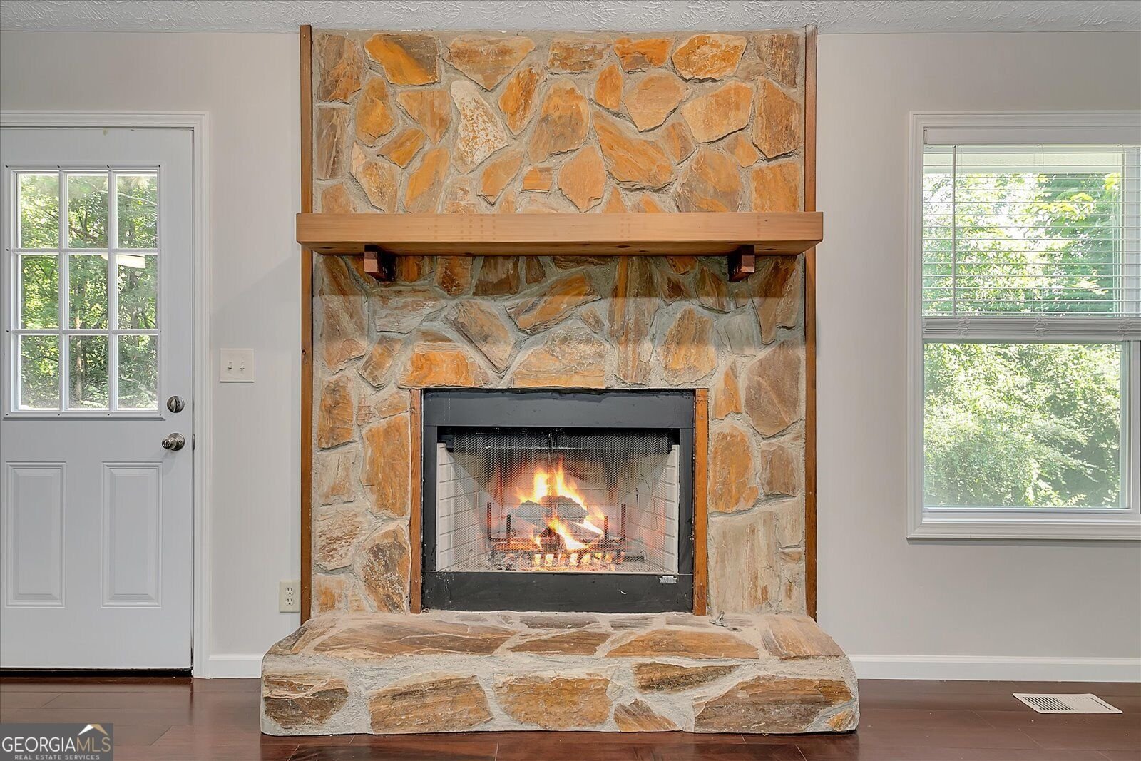 2486 Sawmill Road Marietta - Photo 6
