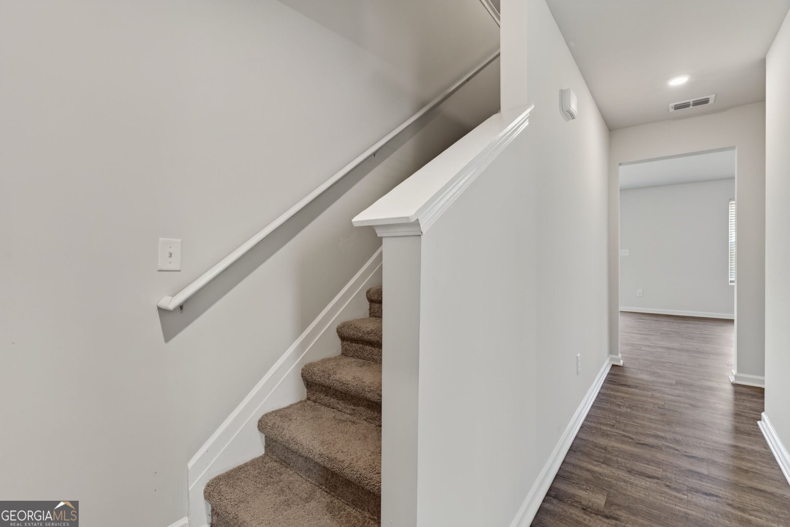464 Hawthorn Trail Macon - Photo 10