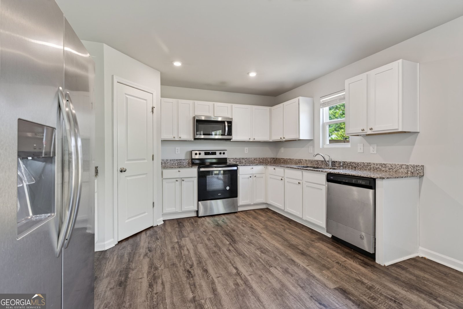 464 Hawthorn Trail Macon - Photo 17
