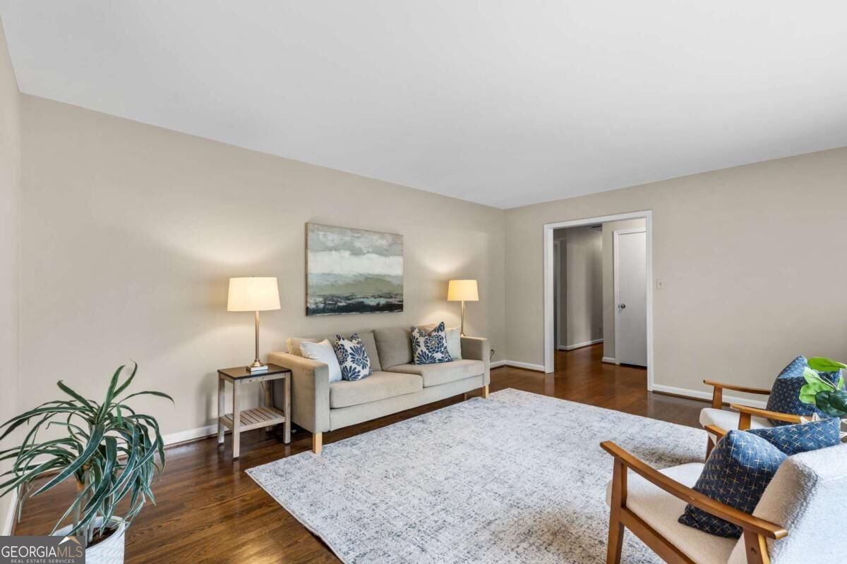 2433 Kingscliff Drive Atlanta - Photo 6