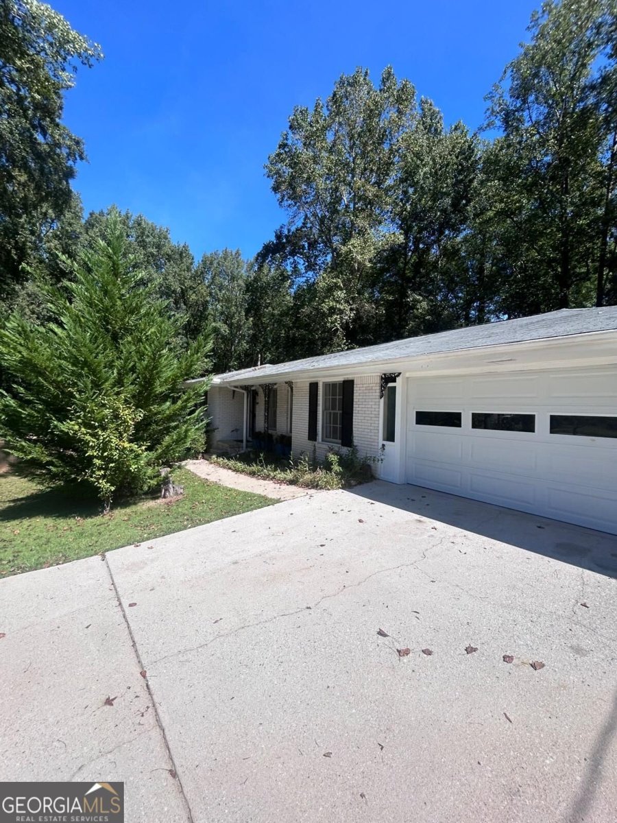 7220 Ray Road Lithia Springs - main photo