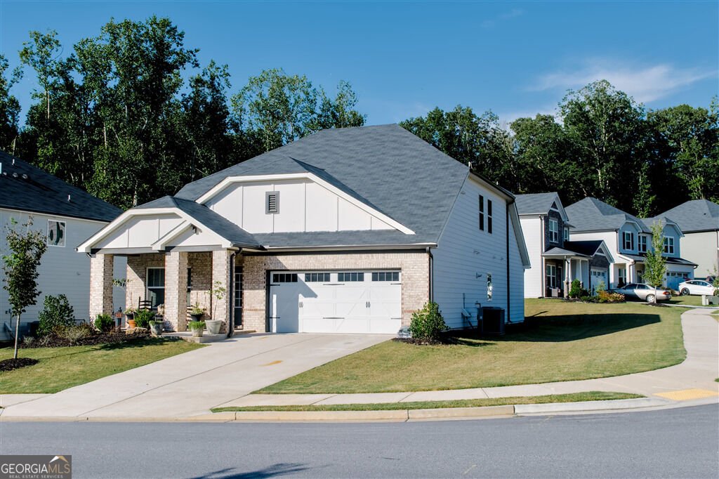 608 Magnolia Drive Dawsonville - main photo