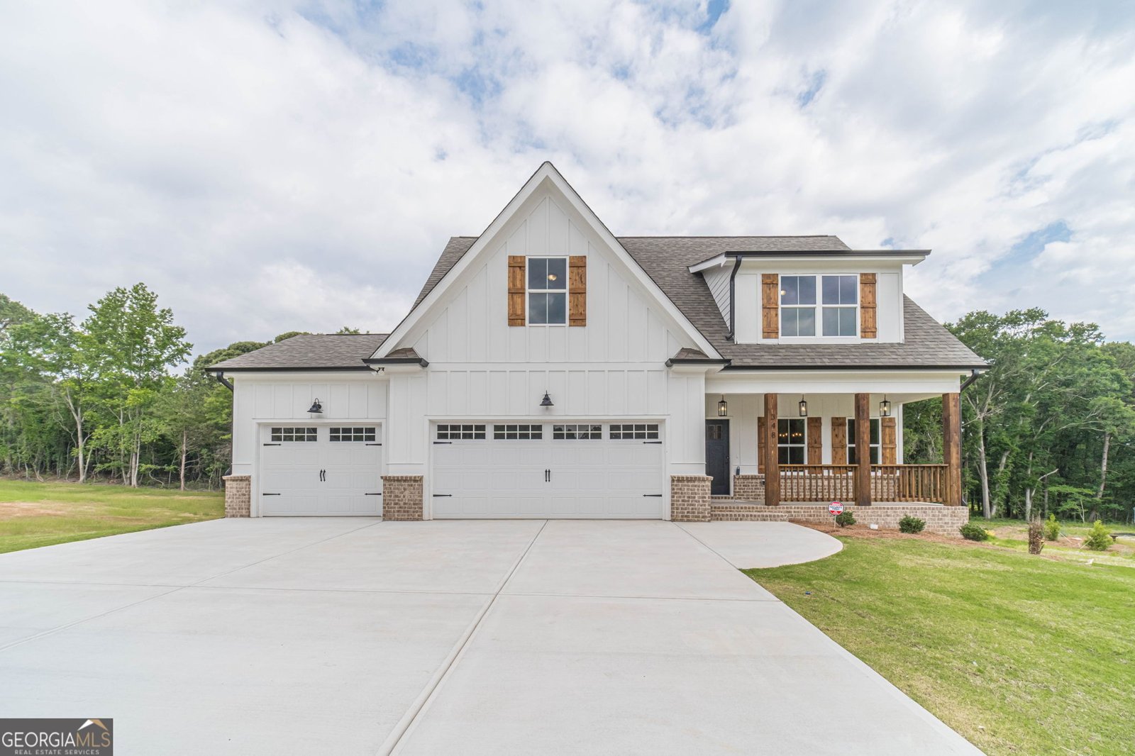 348 Pinewood Drive Covington - main photo