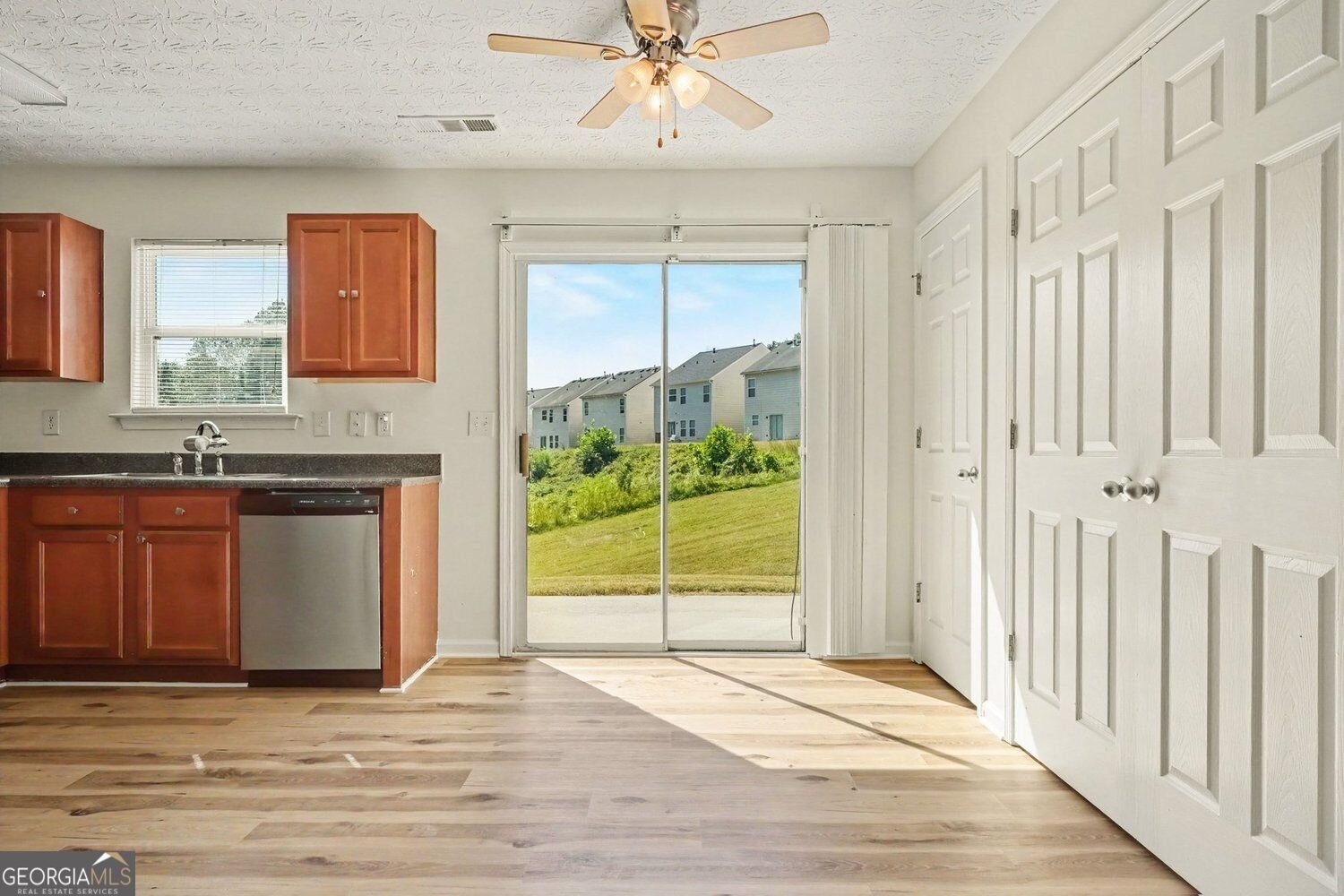 9464 Lakeview Road Union City - Photo 8