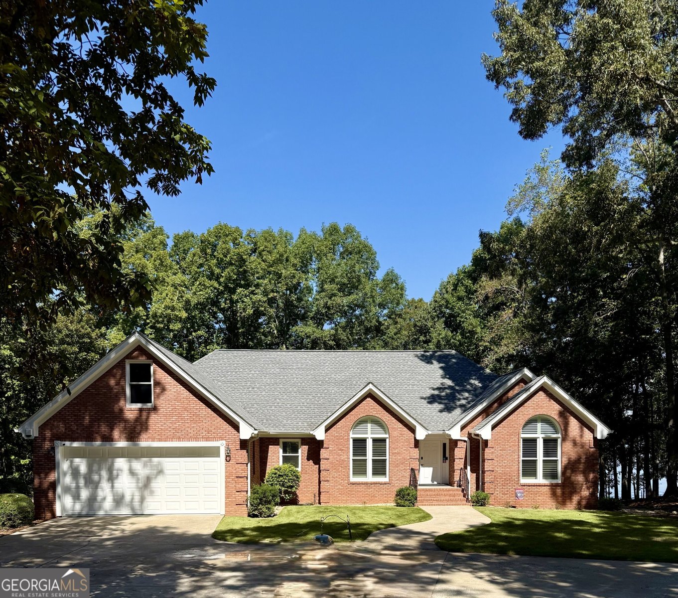 415 Long Shoals Drive Eatonton - main photo