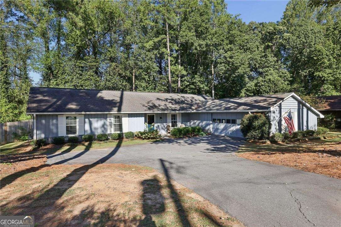 2862 Dunnington Circle Atlanta - main photo