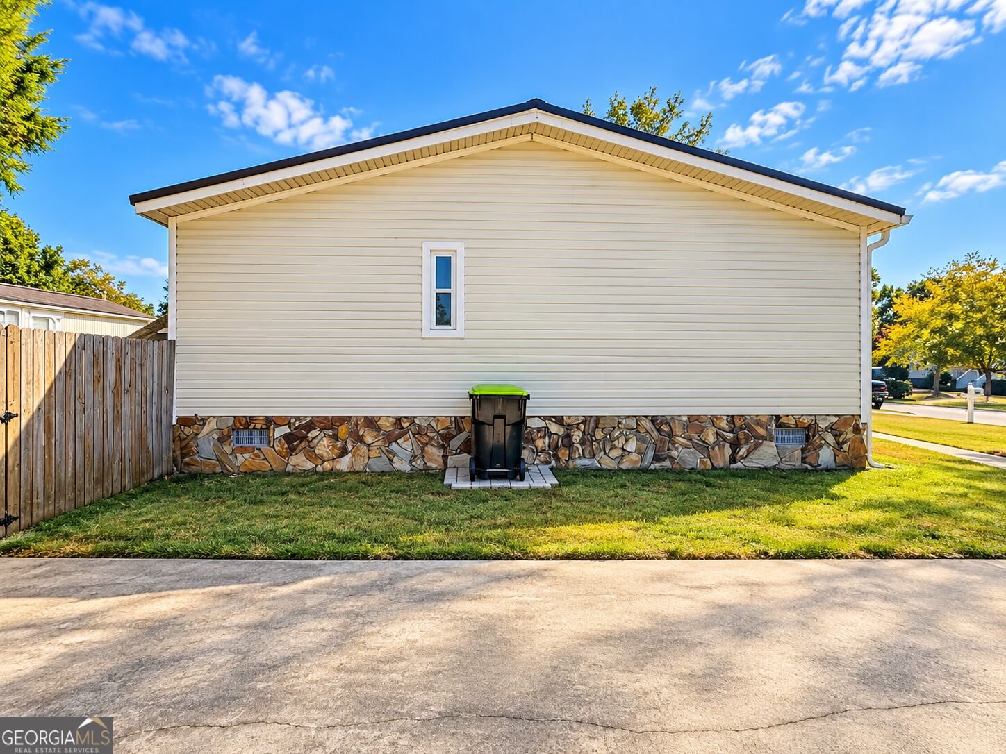 300 Arrlington Bend Byron - Photo 6