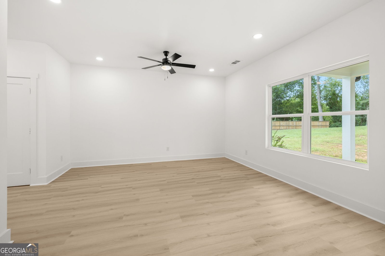 176 Llewellyn Street Clarkesville - Photo 10