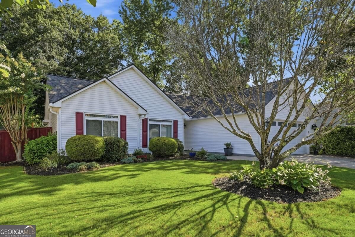 584 Fernstone Trail Lawrenceville - main photo