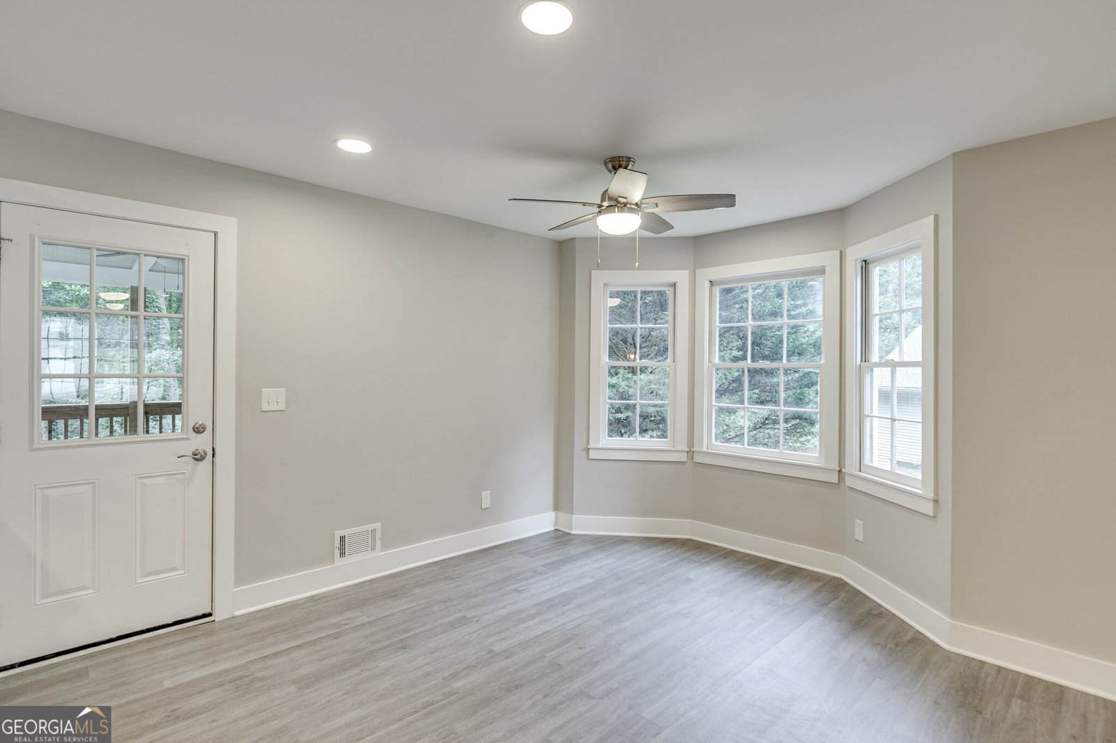 6211 Laurel Wood Trail Flowery Branch - Photo 10
